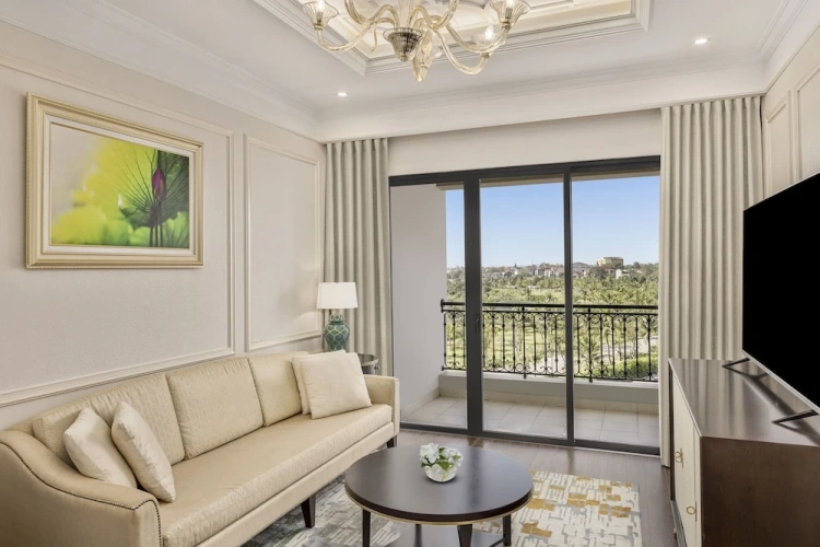 Suite with balcony and with garden view