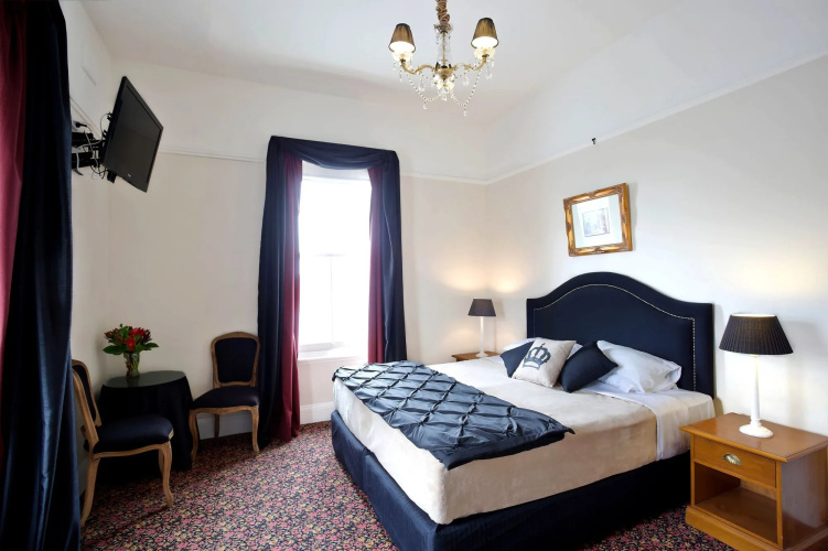 Alexandra Hotel