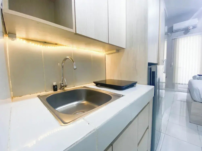 Elegant And Homey Studio At Amartha View Apartment