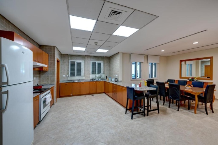 3 Bedrooms Apartment