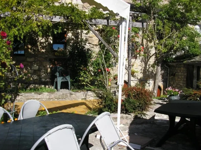 4 Bedrooms Cottage