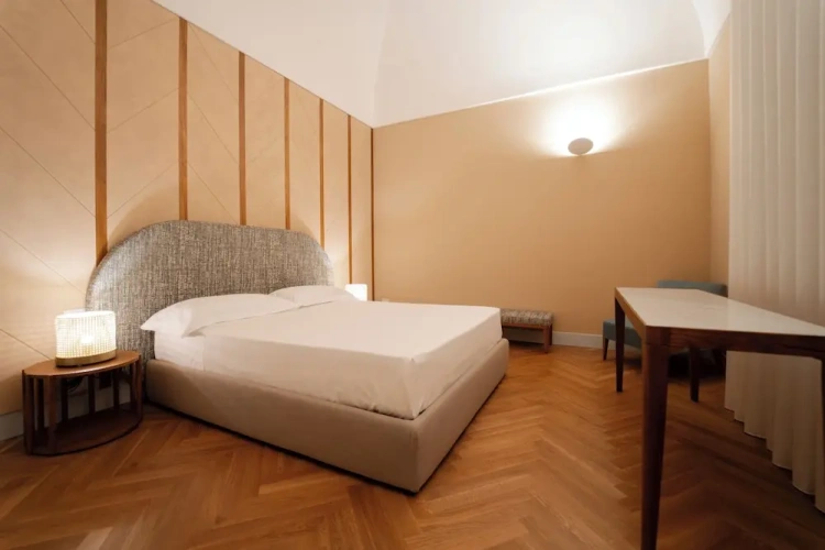 Classic Double room with city view