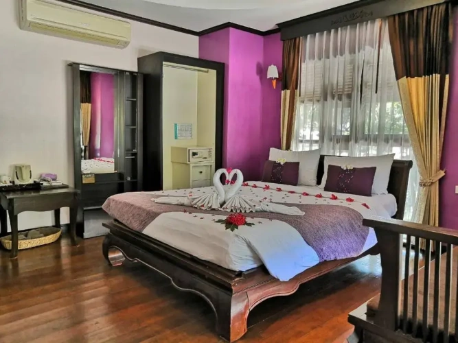 2 Bedrooms Villa