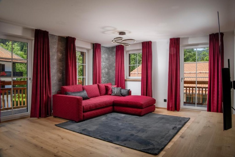 3 Bedrooms Apartment
