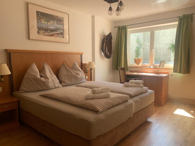 Standard Double Basement room
