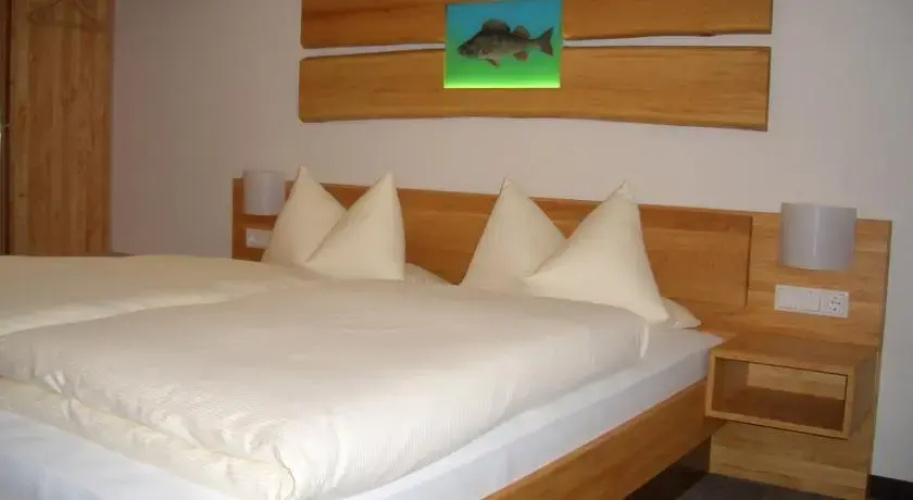 Karpfenhotel im Gasthaus Sindel-Buckel