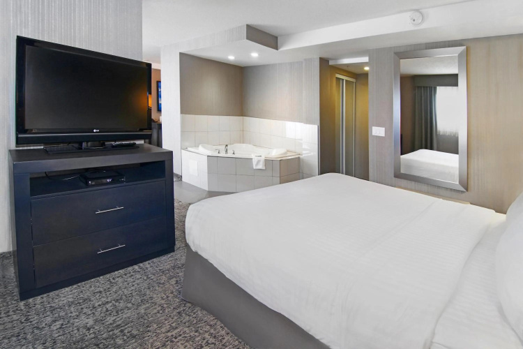 Holiday Inn Express Hotel & Suites Calgary by IHG