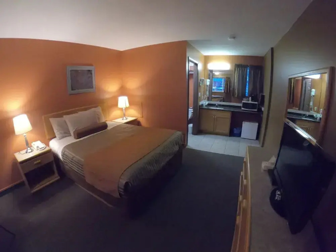 Avalon Inn