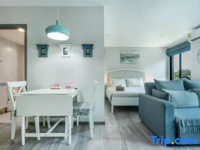 Studio Apartment by the Sea