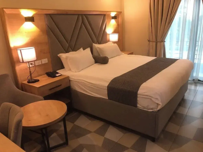 LA Hotel and SPA