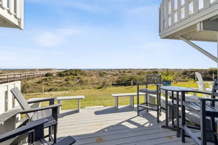 Steps to The Beach - 3BR Ocean View