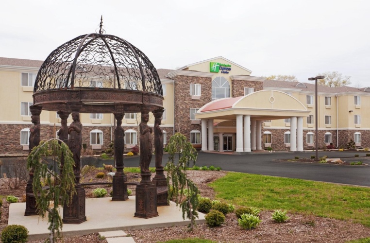 Holiday Inn Express & Suites Swansea photo 21