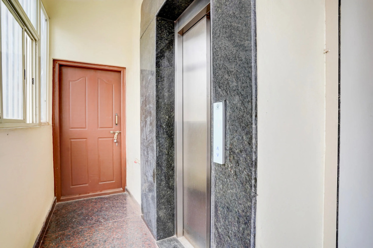 Hotel O SRL Comforts