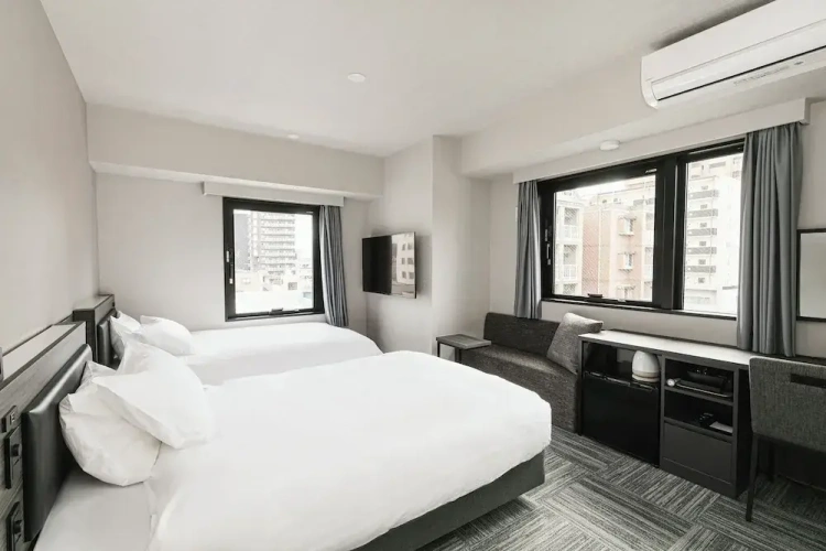 Standard Twin room with city view