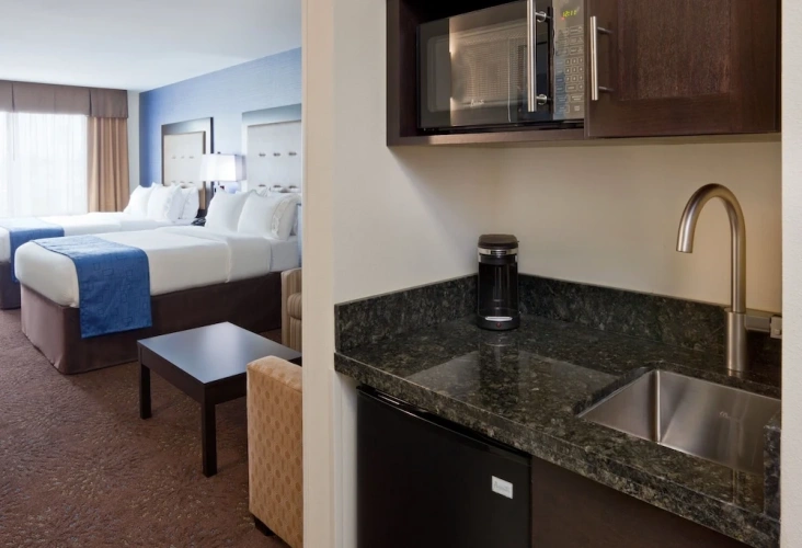 Quadruple Suite
