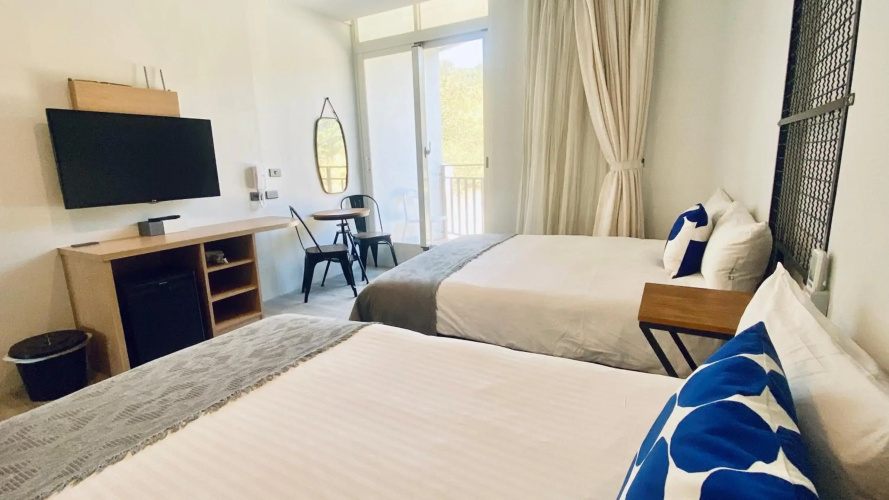 Mini Summer Hostel