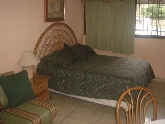 Studio Apartment Near the Beach