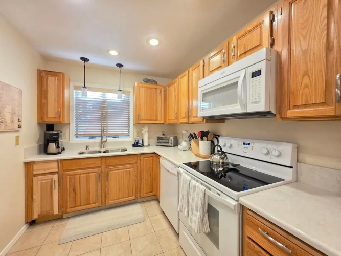 2 Bedrooms Apartment