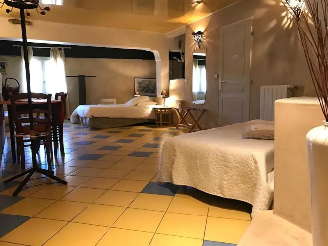 Logis Le Mas Et La Flambee Du Luberon