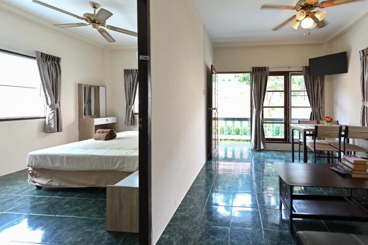 2 Bedrooms Apartment
