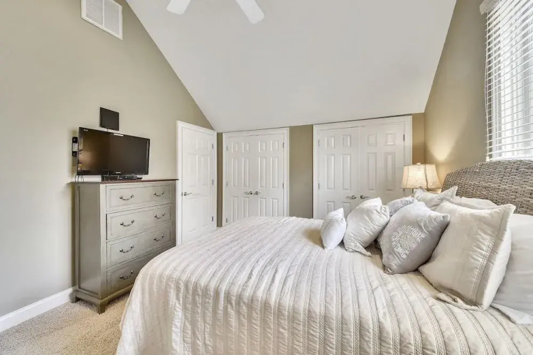 93 Singleton Beach Rd Oceanview 5 Br home by RedAwning