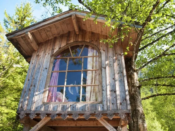 Cottage with balcony and with view