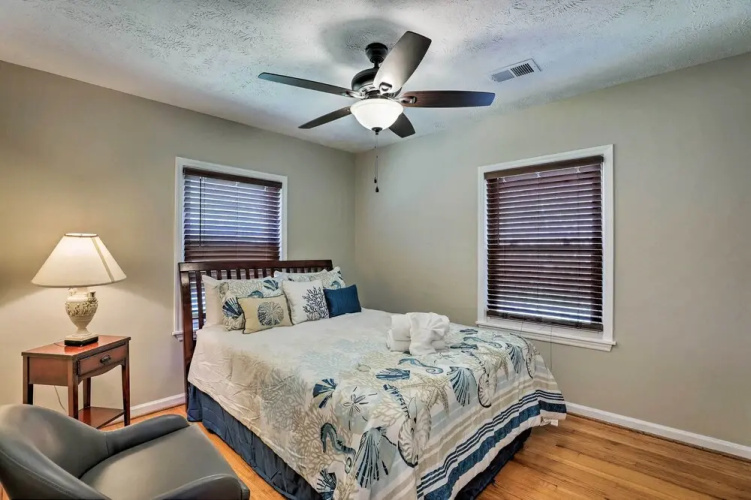 Spacious Mount Pleasant Home: 5 Mi to Beach