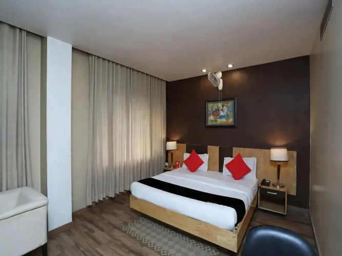 Hotel Centrum by OYO Rooms