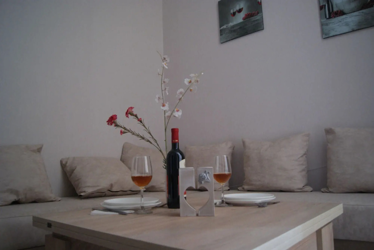 Vazi Aparthotel