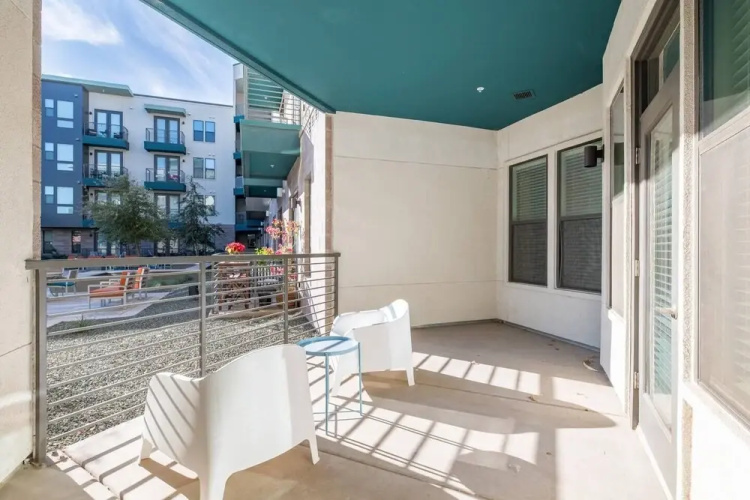 TWO Modern CozySuites at Town Lake Waterfront
