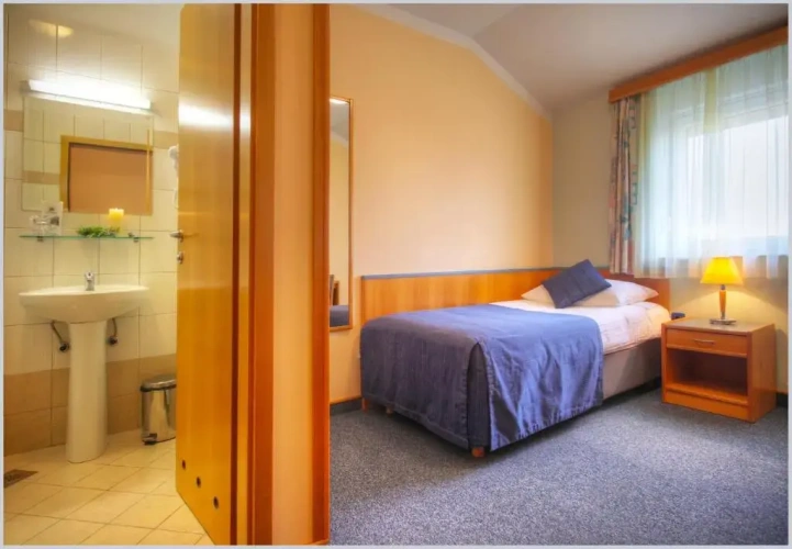 Standard Single room with view