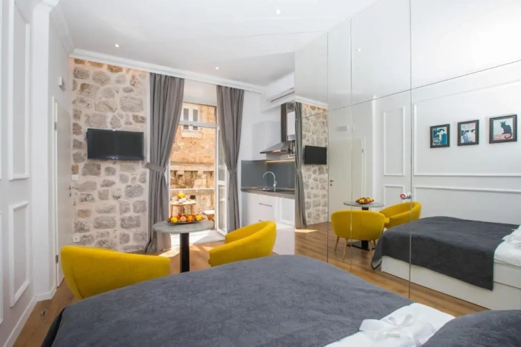 Deluxe Suite with balcony