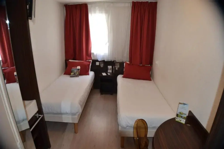 Twin room
