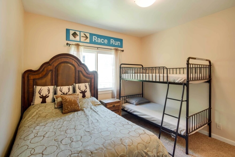 4 Bedrooms Cottage