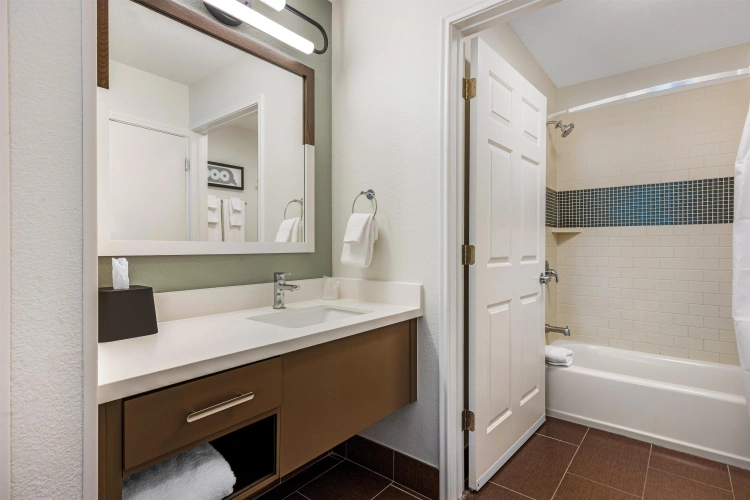 1 Bedroom Quadruple Suite