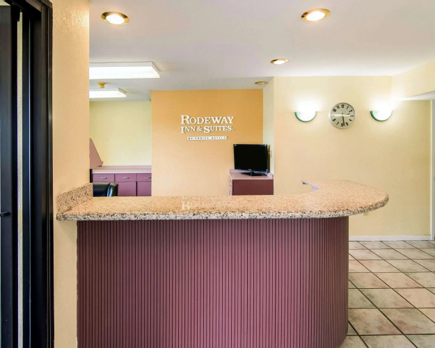 Rodeway Inn & Suites Highway 290 Northwest