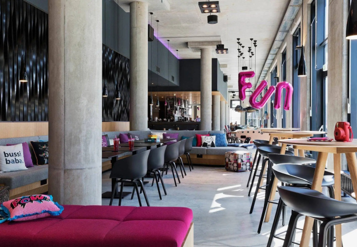Moxy Vienna Airport photo 32