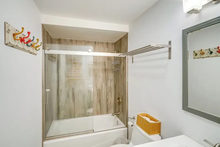 Mtn & Foliage Views: Modern Mount Snow Stay!