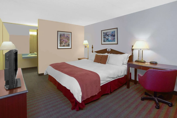 I-80 Inn & Suites