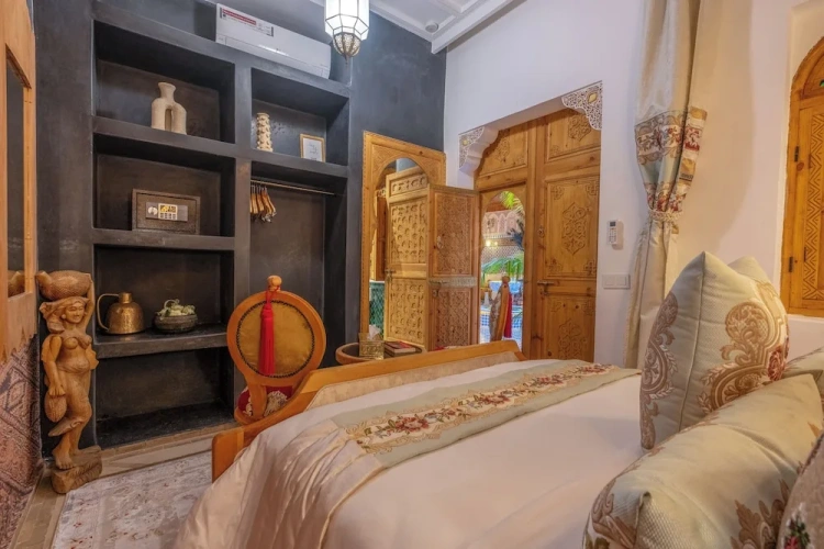 Royal room