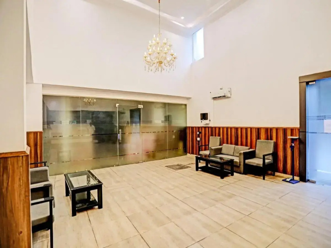 Hotel Noida Grand