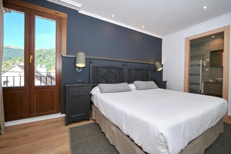 Deluxe Double room with balcony