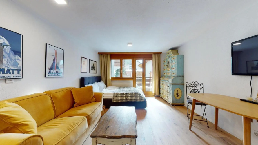 Bright studio with balcony & view to the Matterhorn