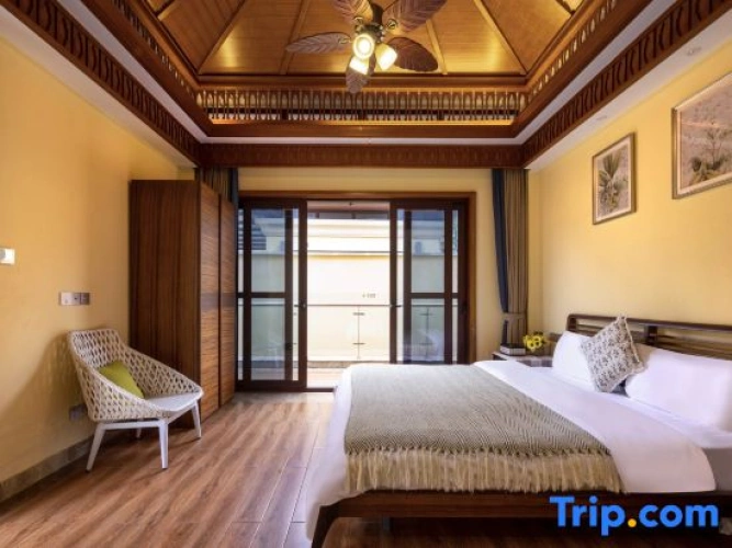 2 Bedrooms Villa