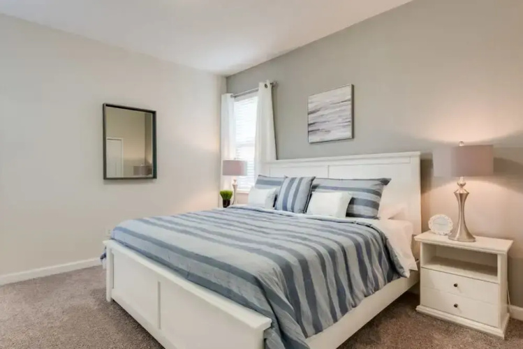 Luxury 5BR Home Private Pool Prime Location