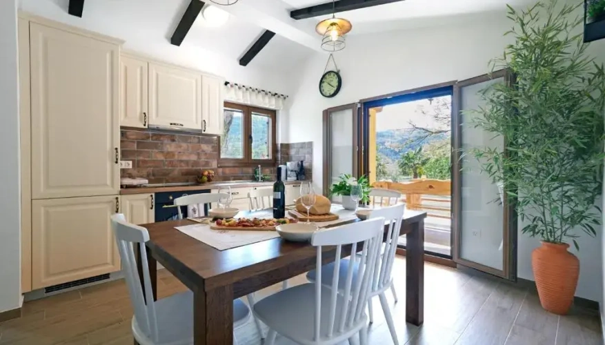 2 Bedrooms Cottage