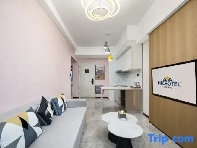 1 Bedroom Suite with garden view