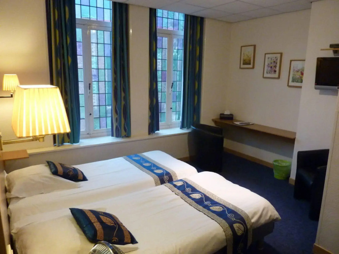 Hotel Asiris