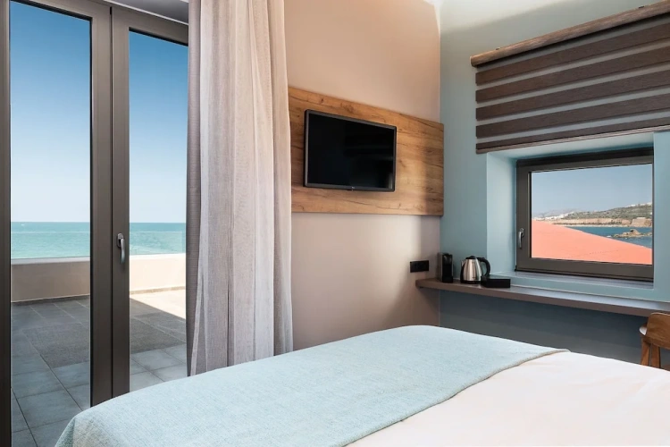 Superior Suite with balcony and beachfront