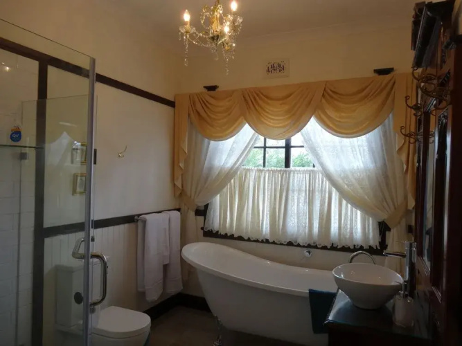 Corner Manor Leura
